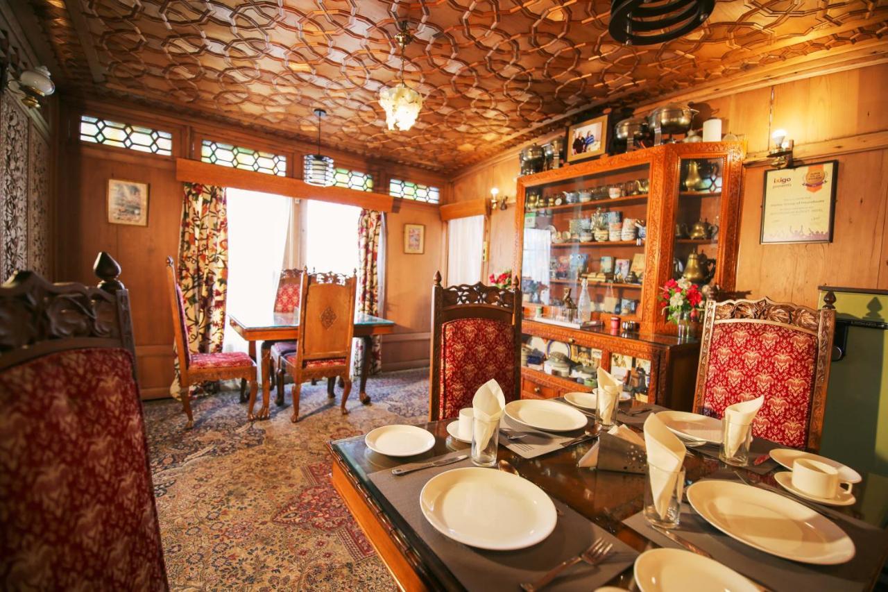 The Shelter Group Of Houseboats & Tour Organiser Srīnagar Exteriér fotografie
