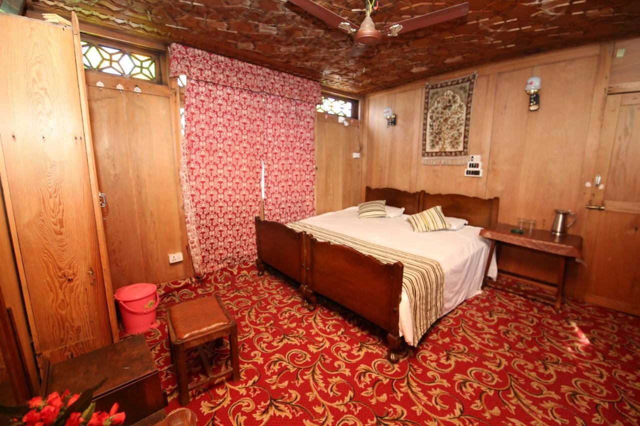 The Shelter Group Of Houseboats & Tour Organiser Srīnagar Exteriér fotografie
