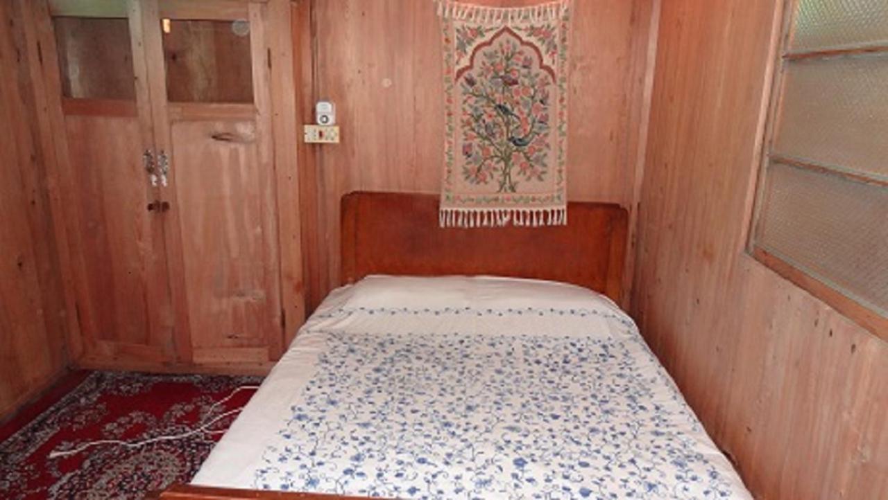 The Shelter Group Of Houseboats & Tour Organiser Srīnagar Pokoj fotografie