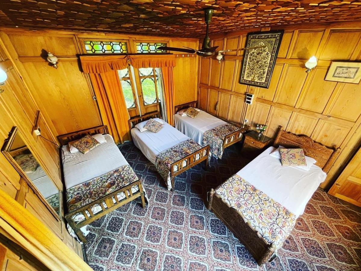 The Shelter Group Of Houseboats & Tour Organiser Srīnagar Exteriér fotografie