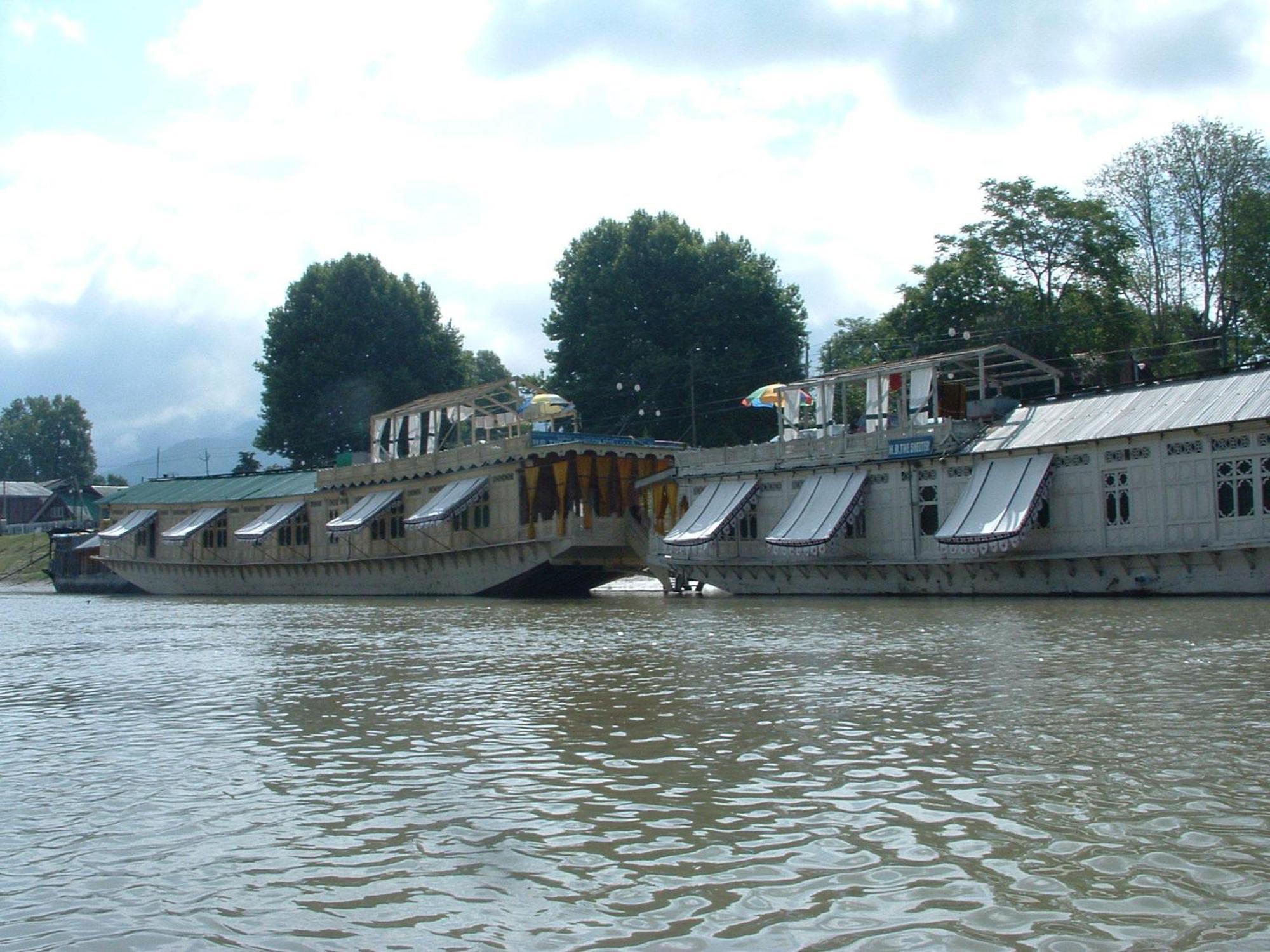 The Shelter Group Of Houseboats & Tour Organiser Srīnagar Exteriér fotografie